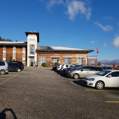 Hotel Du Val Cernier エクステリア 写真