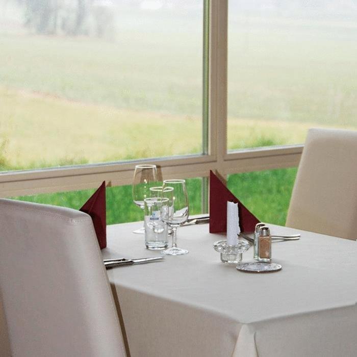 Hotel Du Val Cernier エクステリア 写真