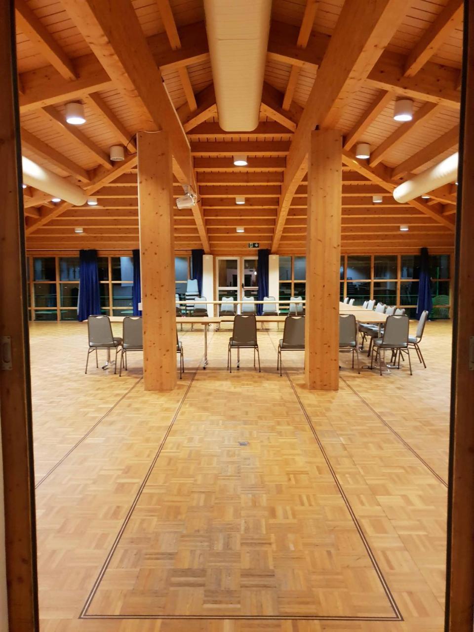 Hotel Du Val Cernier エクステリア 写真